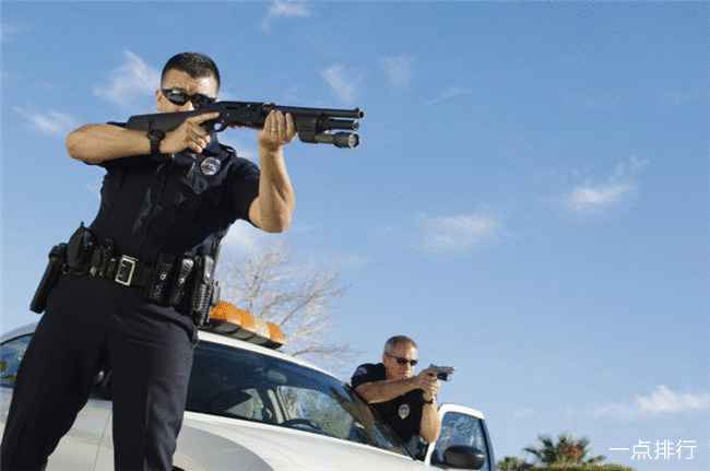 警察‍